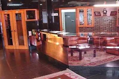 Centro Begona Готель Хіхон