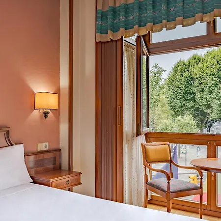 Hotel Centro Begona 3*