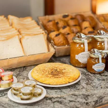 Centro Begona 3* Хихон