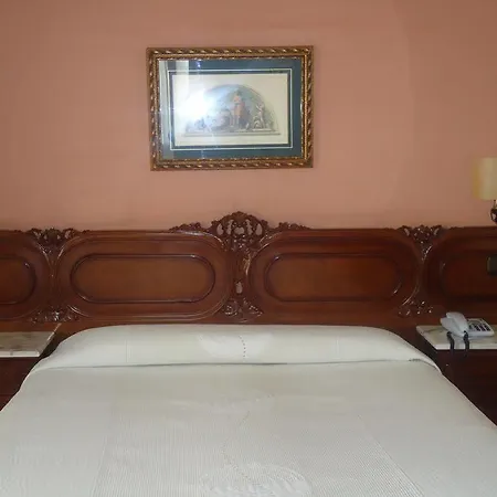 Centro Begona 3* Хихон