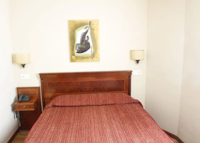 Hotel Centro Begona 3*